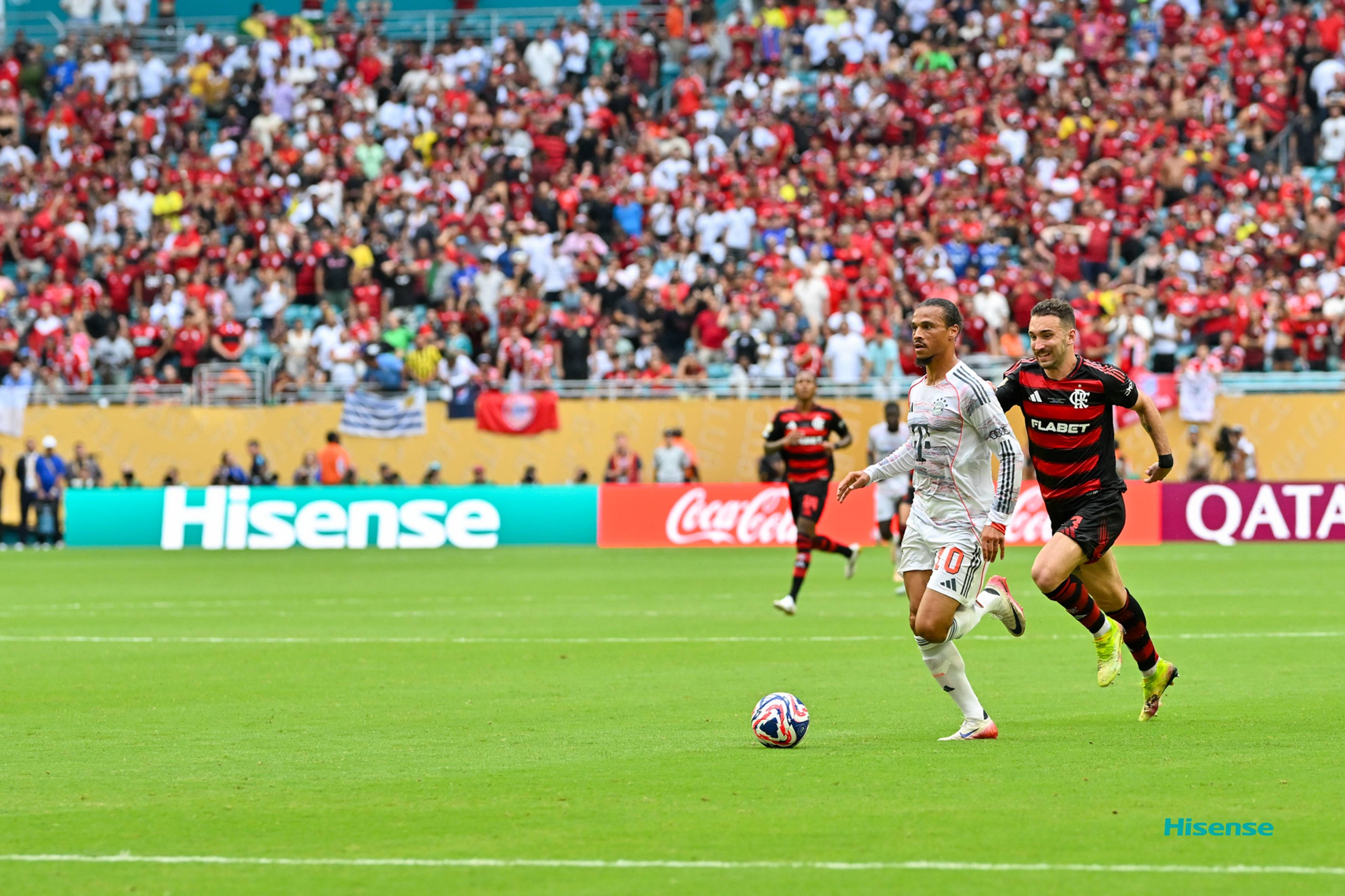 瓦伦西亚迎世俱杯关键赛,今晚刷新队史纪录,赛场秩序良好,更衣室氛围转暖 瓦伦西亚迎世俱杯关键赛,今晚刷新队史纪录,赛场秩序良好,更衣室氛围转暖