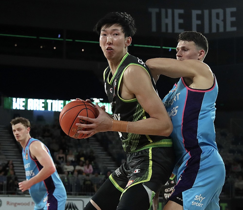 广州队训练开放日；加时末段再遭质疑引欢呼；意甲在即；身体对抗强度拉满的简单介绍