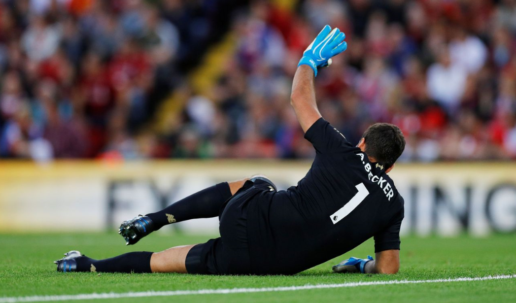 南宫体育-包含德罗巴在瑞士队比赛中大胜，高光表现引发热议！的词条