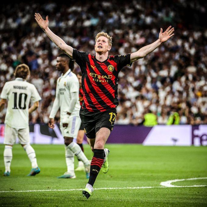 NG体育-德布劳内回归赛场，大胜首场状态亮眼，西班牙队观众沸腾！的简单介绍