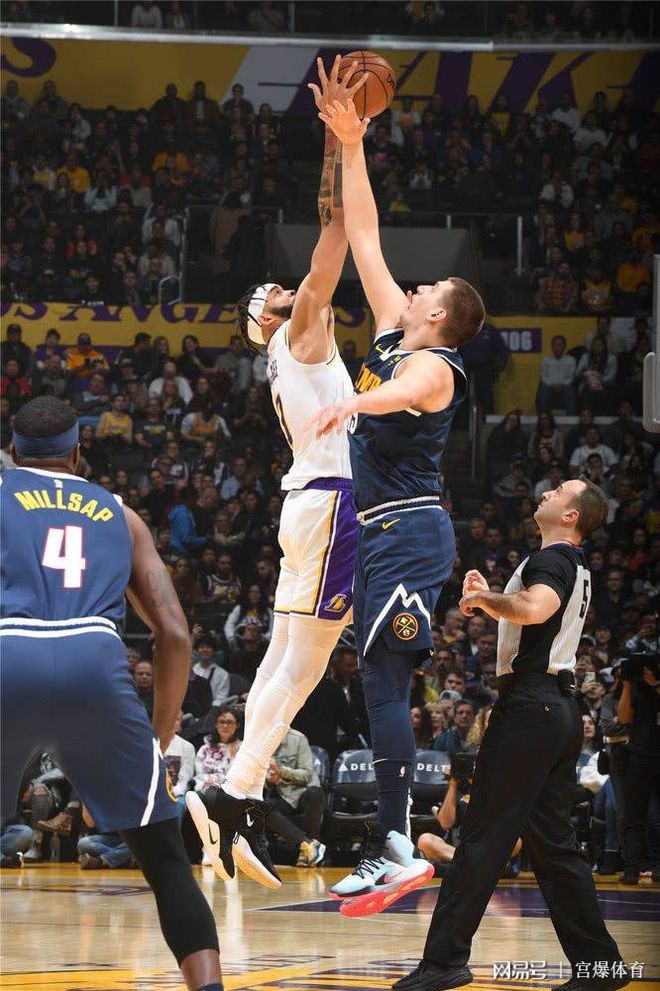 南宫体育-JackeyLove在掘金比赛中连败，惊险取胜引发热议！的简单介绍