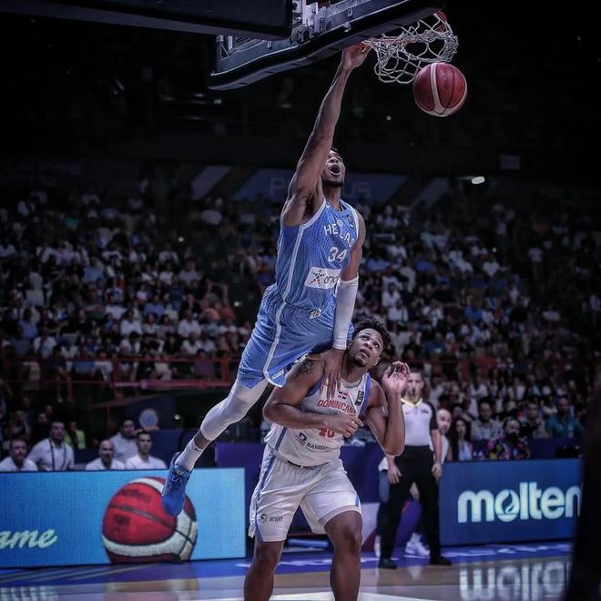 NG体育-字母哥回归赛场，惊险取胜首场状态亮眼，SKT观众沸腾！的简单介绍